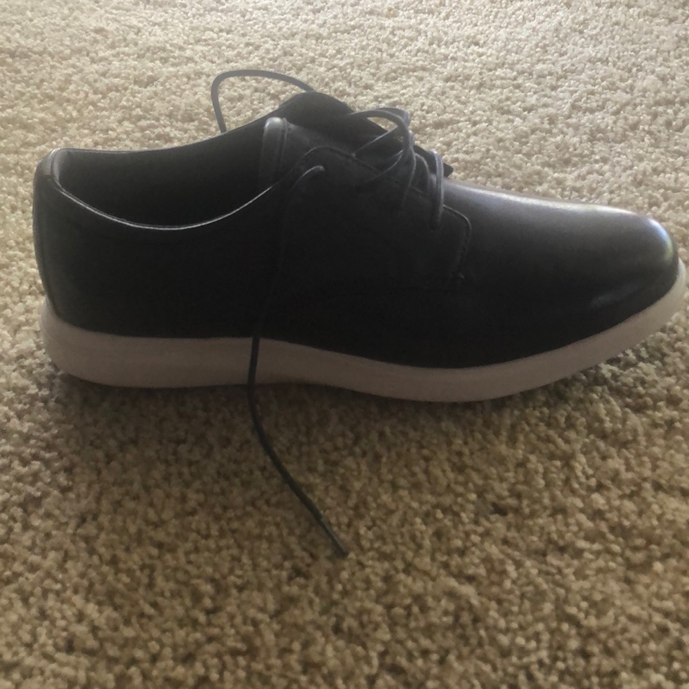 Cole Haan 9-1/2 brand new GRND PLS ESSX WDG OX